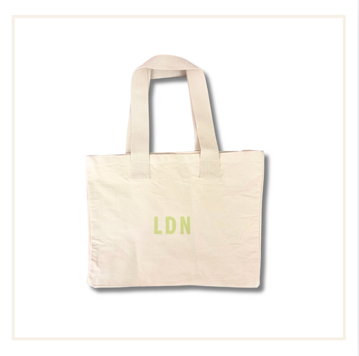 Bolso tote Matcha Exclusivo de Oxford Street de Molly-Mae x adidas