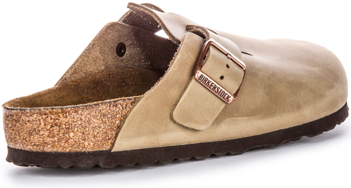 Birkenstock Boston BS elegante klompsandalen met grote gesp van geolied leer in tabak  